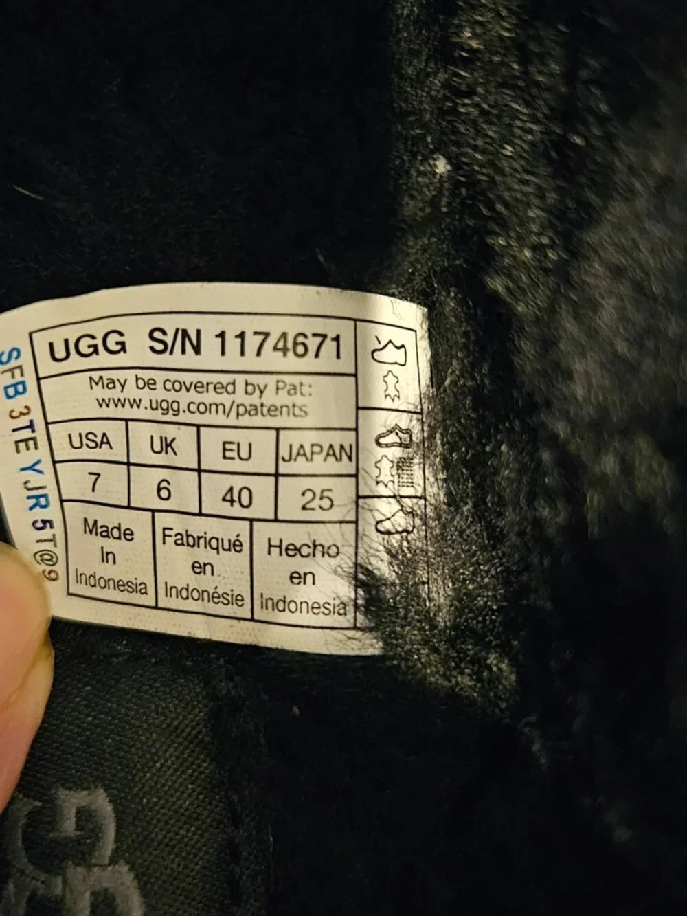 UGG slippers black